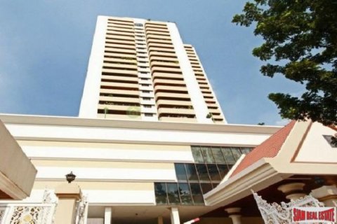 3 bedrooms Apartment in Bangkok, Thailand No. 96858 1