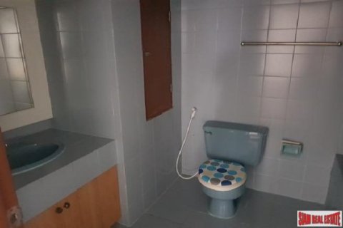 3 bedrooms Apartment in Bangkok, Thailand No. 96858 13