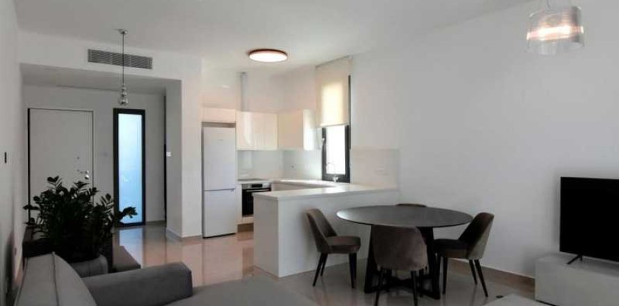 3 bedrooms House in Limassol, Cyprus No. 79407