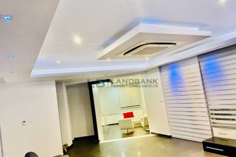 5 chambres Villa à Agios Athanasios, Cyprus No. 63208 2