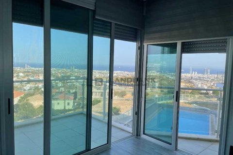 5 chambres Villa à Agios Athanasios, Cyprus No. 63208 6