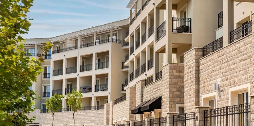 1 bedroom Apartment in Herceg Novi, Montenegro No. 81128