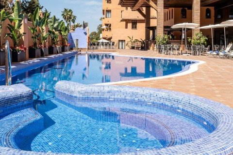 3 dormitorios Apartment en El Paraiso, Spain No. 111031