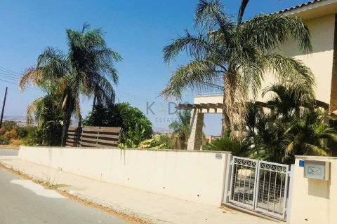 4 bedrooms Villa in Paramali, Cyprus No. 70733 13