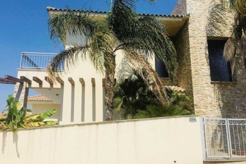 4 bedrooms Villa in Paramali, Cyprus No. 70733 7