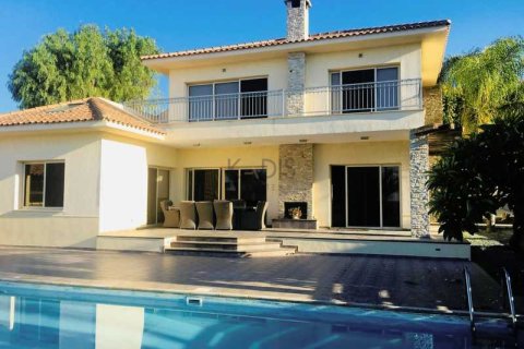 4 bedrooms Villa in Paramali, Cyprus No. 70733 1
