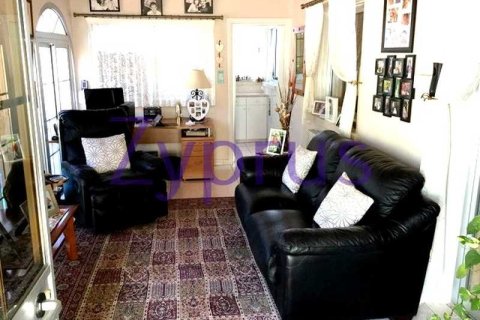4 bedrooms House in Erimi, Cyprus No. 100729 7