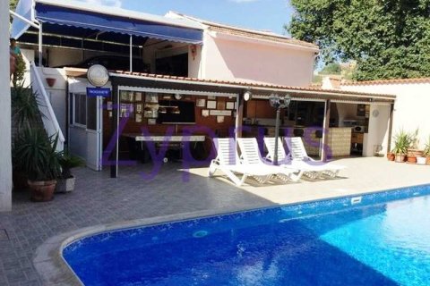 4 bedrooms House in Erimi, Cyprus No. 100729 1