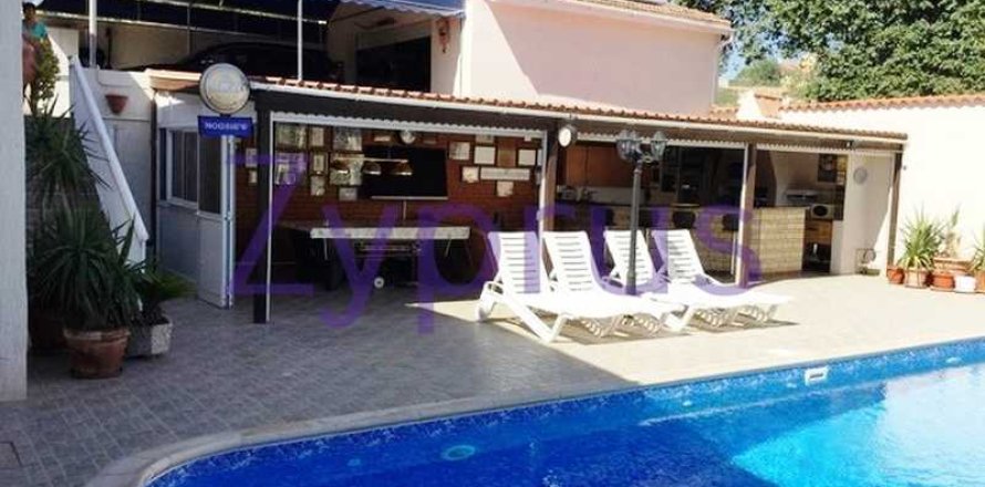 4 bedrooms House in Erimi, Cyprus No. 100729