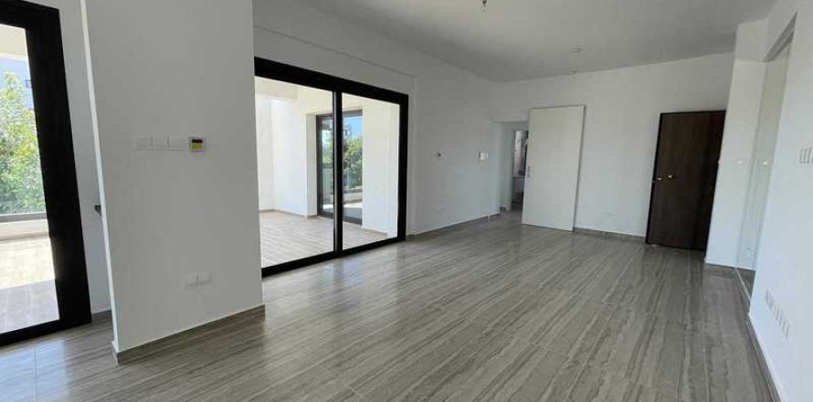 3 bedrooms Apartment in Germasogeia, Cyprus No. 43532