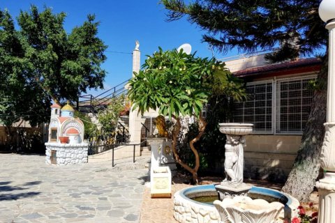 2 bedrooms Villa in Limassol, Cyprus No. 106126 1