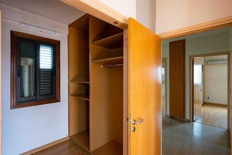 Дом с 3 спальнями в Строволос, Кипр №78640 6