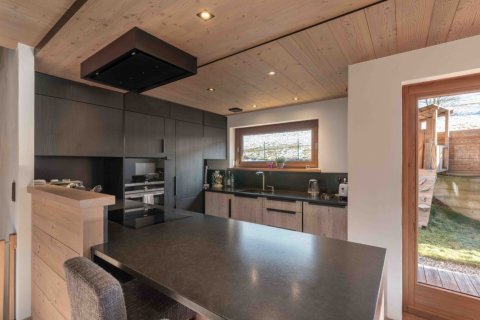 4 bedrooms House in Combloux, France No. 99540 7