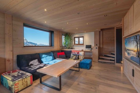 4 bedrooms House in Combloux, France No. 99540 4