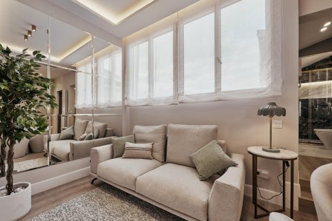 2 bedrooms Apartment in Madrid, Spain No. 126284 1