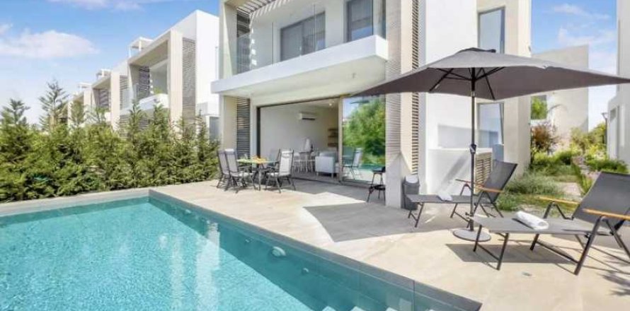 3 bedrooms Villa in Paralimni, Cyprus No. 77972