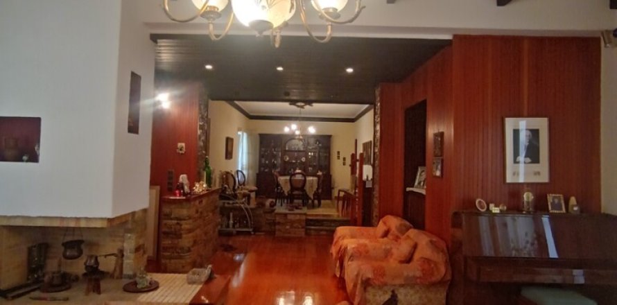 4 bedrooms Apartment in Irakleio, Greece No. 109181