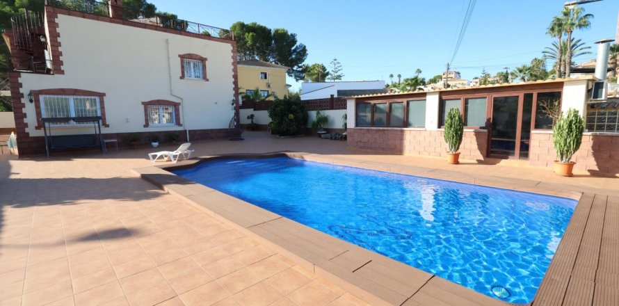 5 bedrooms Apartment in Torrevieja, Spain No. 124763
