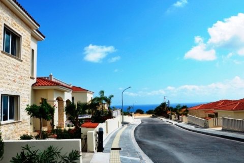 3 bedrooms Villa in Paphos, Cyprus No. 105683 1