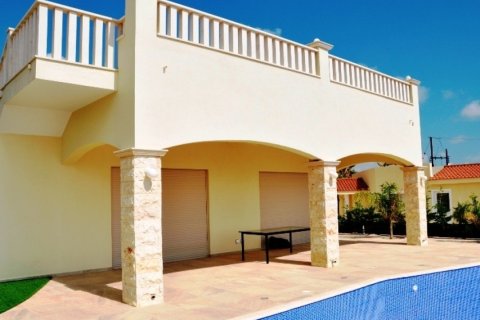 3 bedrooms Villa in Paphos, Cyprus No. 105683 4
