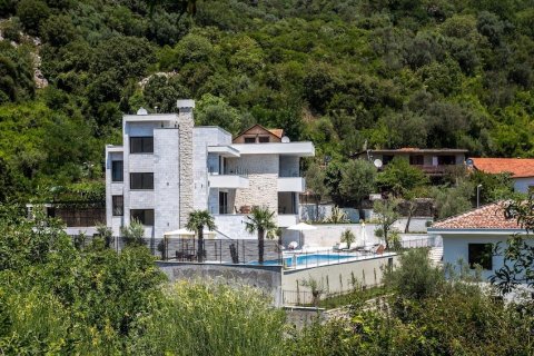 4 bedrooms House in Herceg Novi, Montenegro No. 104792 14