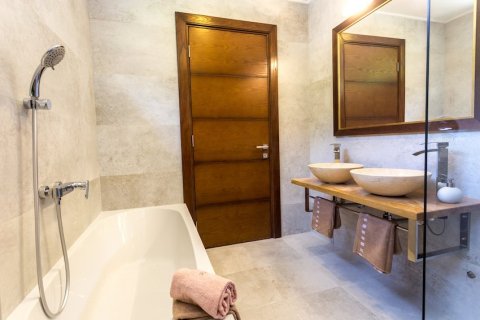 4 bedrooms House in Herceg Novi, Montenegro No. 104792 30