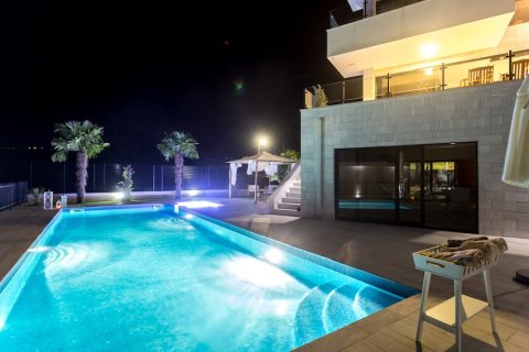 4 bedrooms House in Herceg Novi, Montenegro No. 104792 19