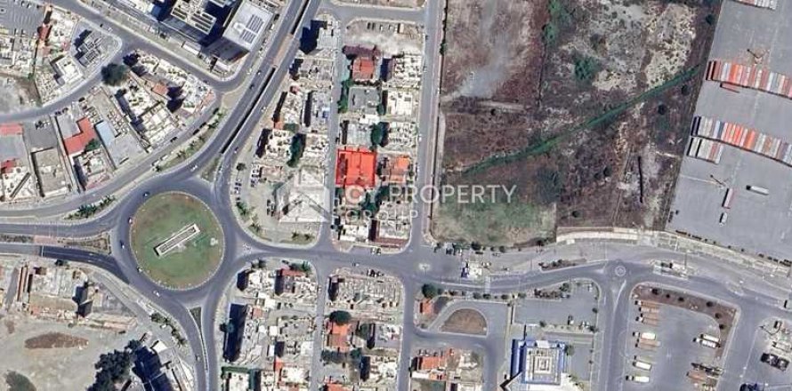 Commercial property à Larnaca, Cyprus No. 104474