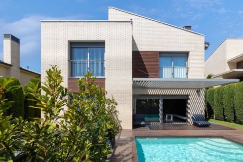 6 dormitorios House en Vilassar de Dalt, Spain No. 25592