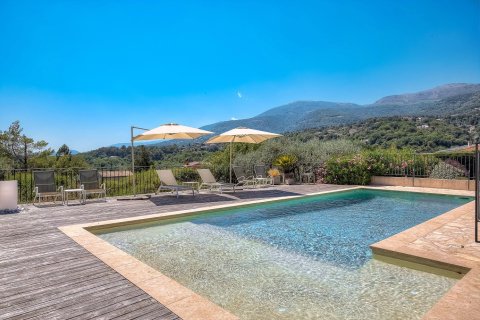 4 bedrooms Villa in Vence, France No. 100237 3