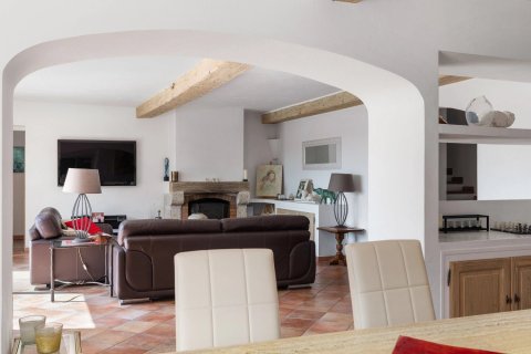 4 bedrooms Villa in Vence, France No. 100237 6