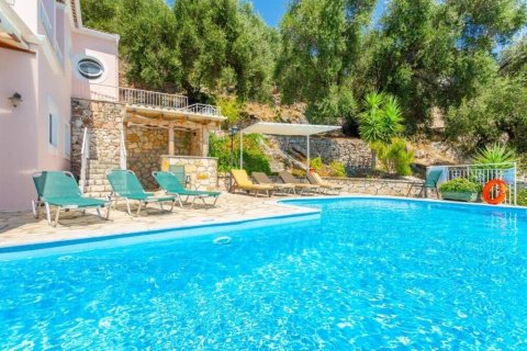 4 rooms Villa in Corfu, Greece No. 55781 5