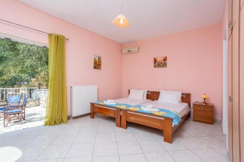 4 rooms Villa in Corfu, Greece No. 55781 19