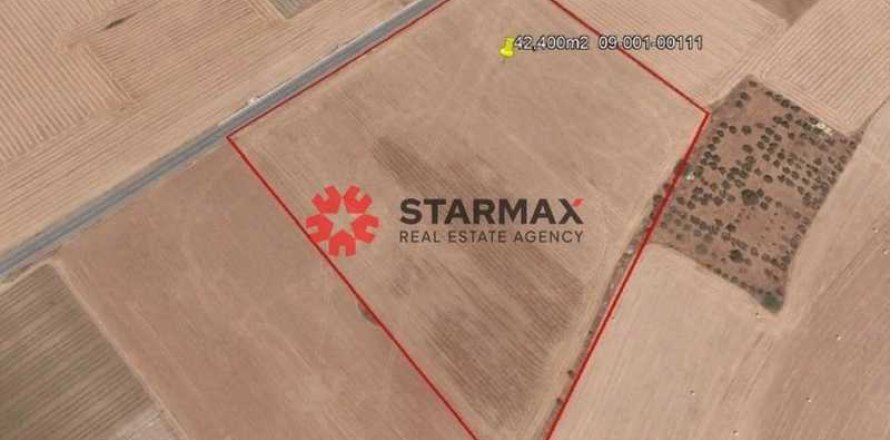 Commercial property à Softades, Cyprus No. 82528