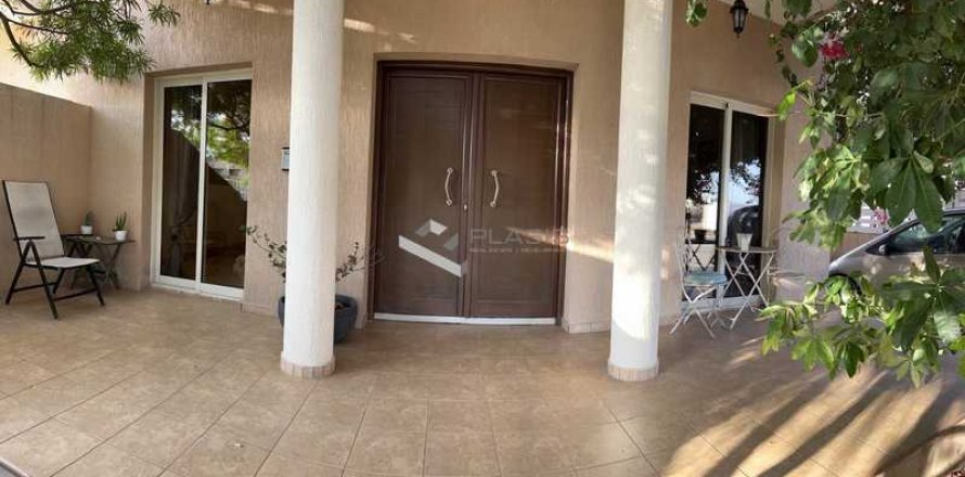 4 bedrooms House in Trachoni, Cyprus No. 101700