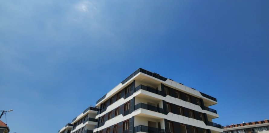 4 bedrooms Apartment in Istanbul, Turkey No. 114097