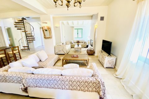 3 bedrooms Villa in Laconia, Greece No. 107504 7