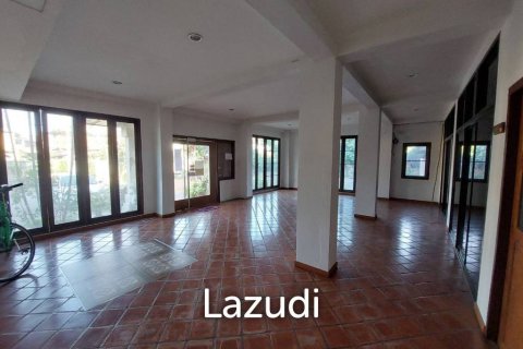 13 bedrooms Commercial property in Chiang Mai, Thailand No. 98049 8