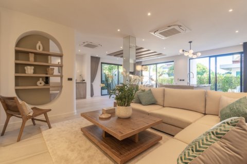 3 bedrooms Villa in Rawai, Thailand No. 96380 8