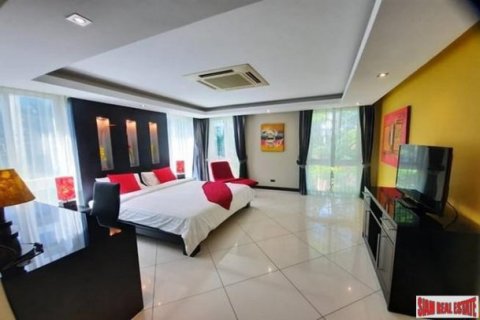 5 bedrooms Villa in Jomtien Beach, Thailand No. 96607 15