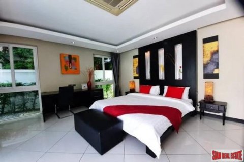 5 bedrooms Villa in Jomtien Beach, Thailand No. 96607 18