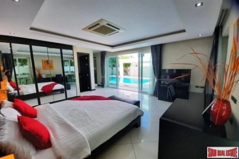 5 bedrooms Villa in Jomtien Beach, Thailand No. 96607 13