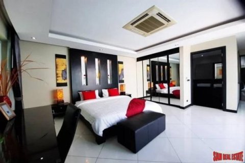 5 bedrooms Villa in Jomtien Beach, Thailand No. 96607 17