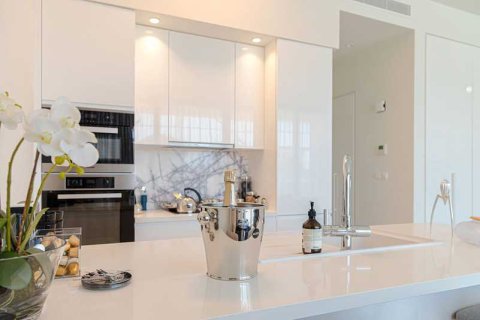 3 bedrooms Apartment in Limassol, Cyprus No. 71946 4