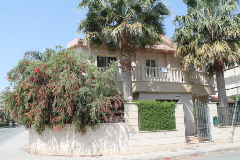 4 bedrooms Villa in Limassol, Cyprus No. 105800 6