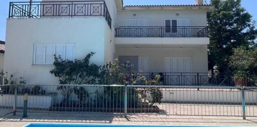 4 bedrooms House in Parekklisia, Cyprus No. 101703