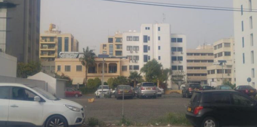 Commercial property à Nicosia, Cyprus No. 41612