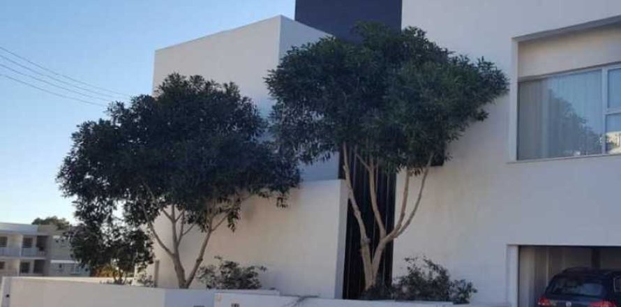 4 chambres House à Enkomi, Cyprus No. 39660