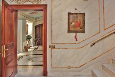 5 bedrooms Villa in Kifisia, Greece No. 59418 8