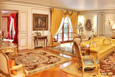 5 bedrooms Villa in Kifisia, Greece No. 59418 10